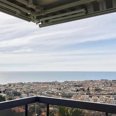 Av Des Baumettes Penthouse